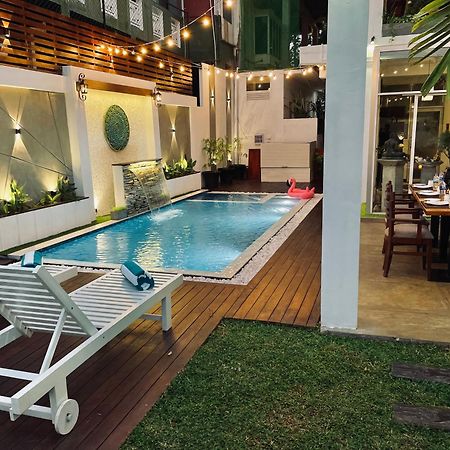 8 Plus Luxury Apartments Negombo Buitenkant foto