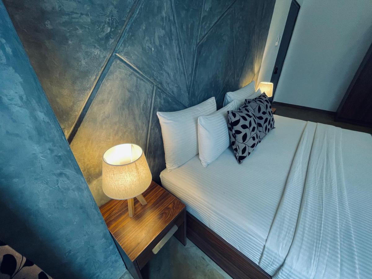 8 Plus Luxury Apartments Negombo Buitenkant foto