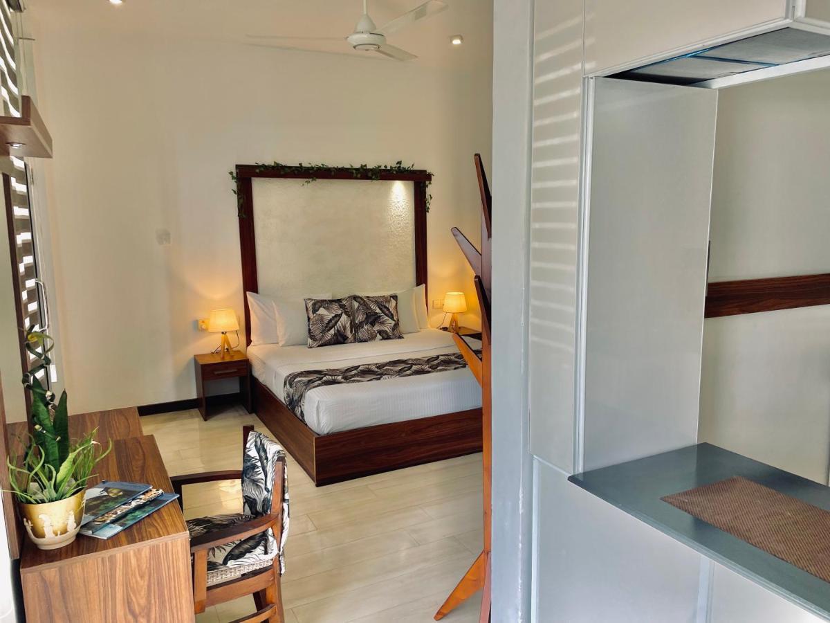 8 Plus Luxury Apartments Negombo Buitenkant foto