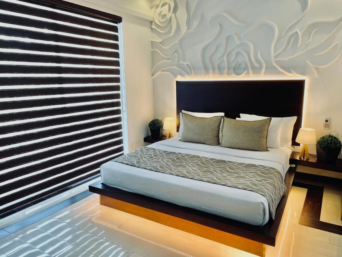 8 Plus Luxury Apartments Negombo Buitenkant foto