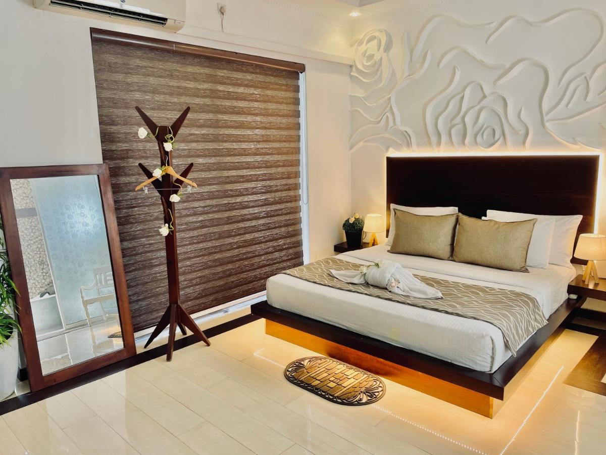 8 Plus Luxury Apartments Negombo Buitenkant foto