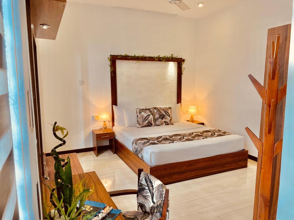 8 Plus Luxury Apartments Negombo Buitenkant foto