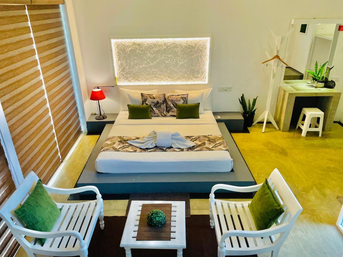 8 Plus Luxury Apartments Negombo Buitenkant foto