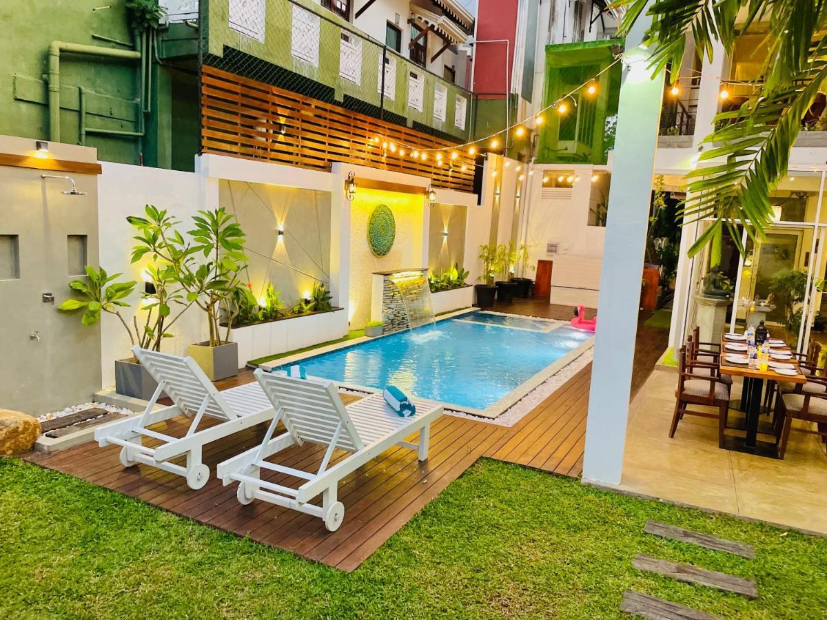 8 Plus Luxury Apartments Negombo Buitenkant foto