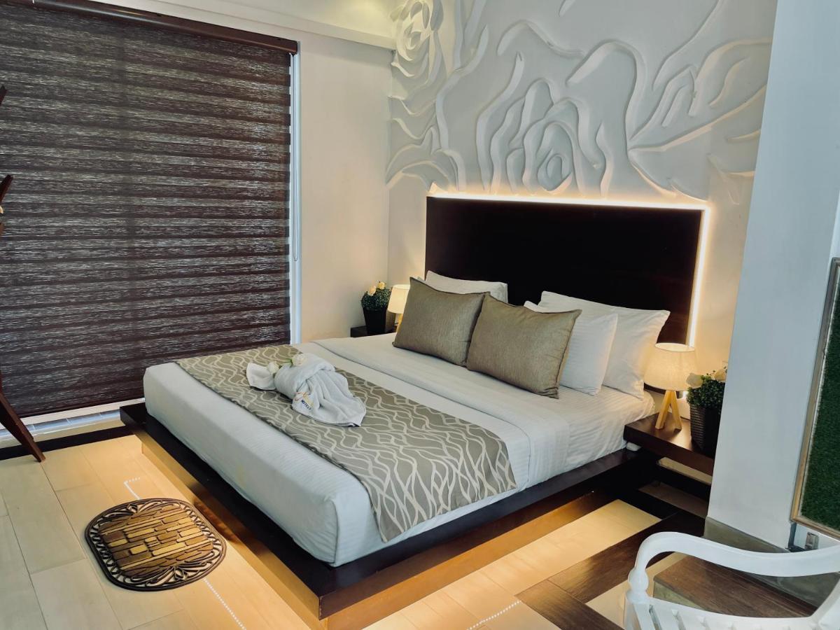 8 Plus Luxury Apartments Negombo Buitenkant foto