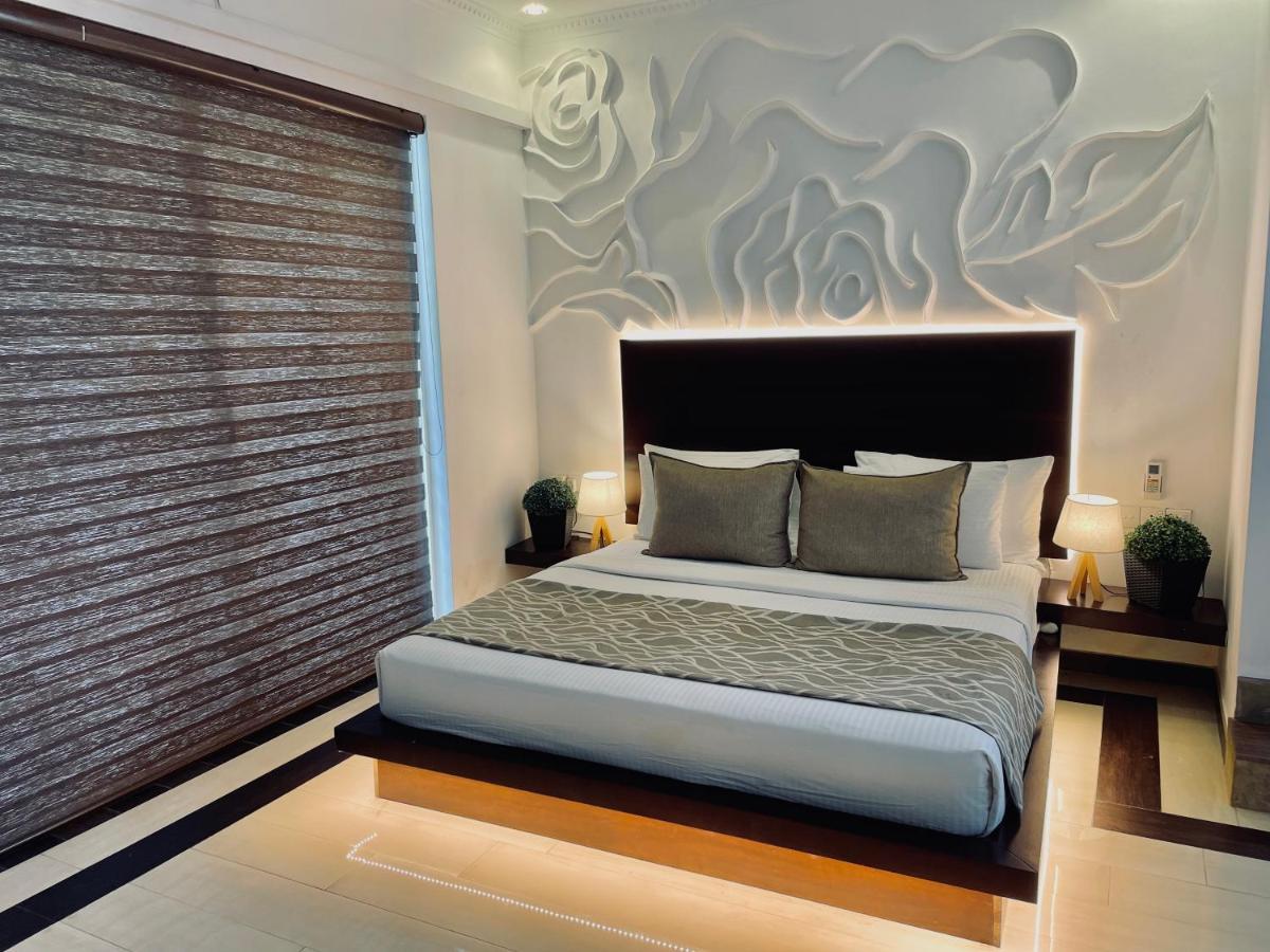 8 Plus Luxury Apartments Negombo Buitenkant foto