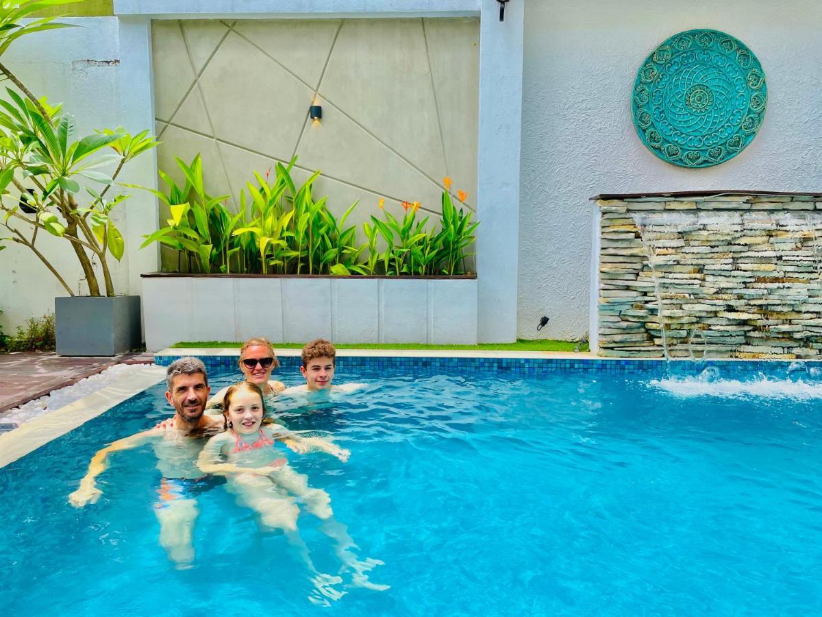 8 Plus Luxury Apartments Negombo Buitenkant foto