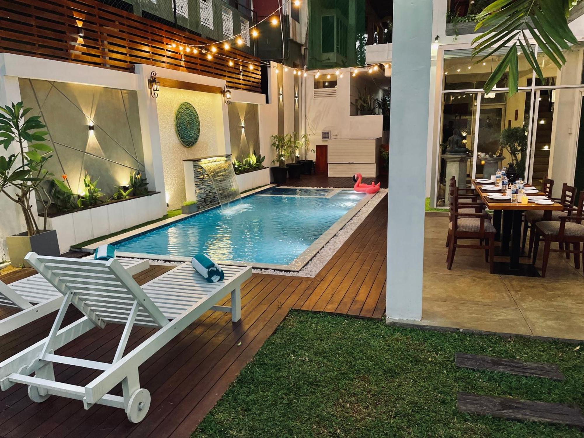 8 Plus Luxury Apartments Negombo Buitenkant foto