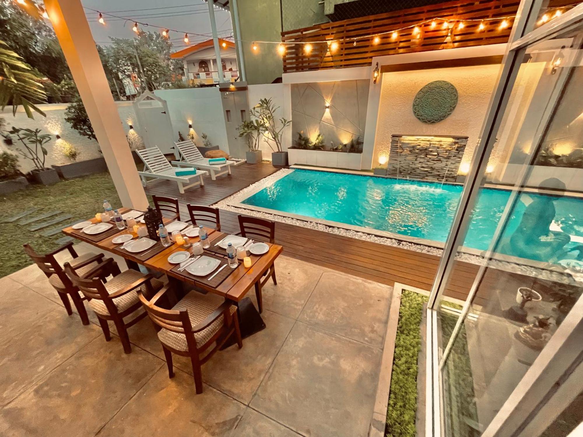 8 Plus Luxury Apartments Negombo Buitenkant foto