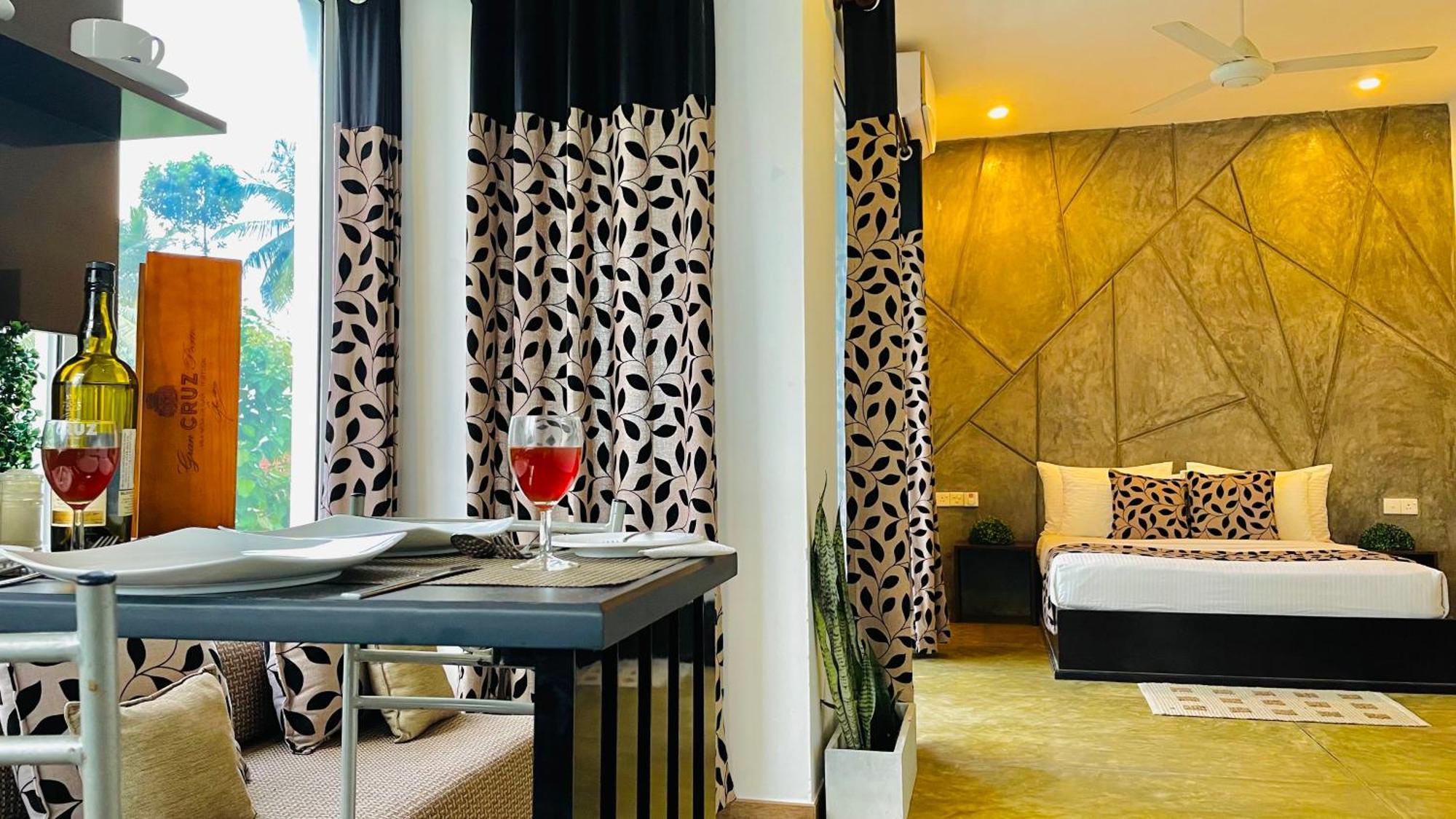8 Plus Luxury Apartments Negombo Buitenkant foto