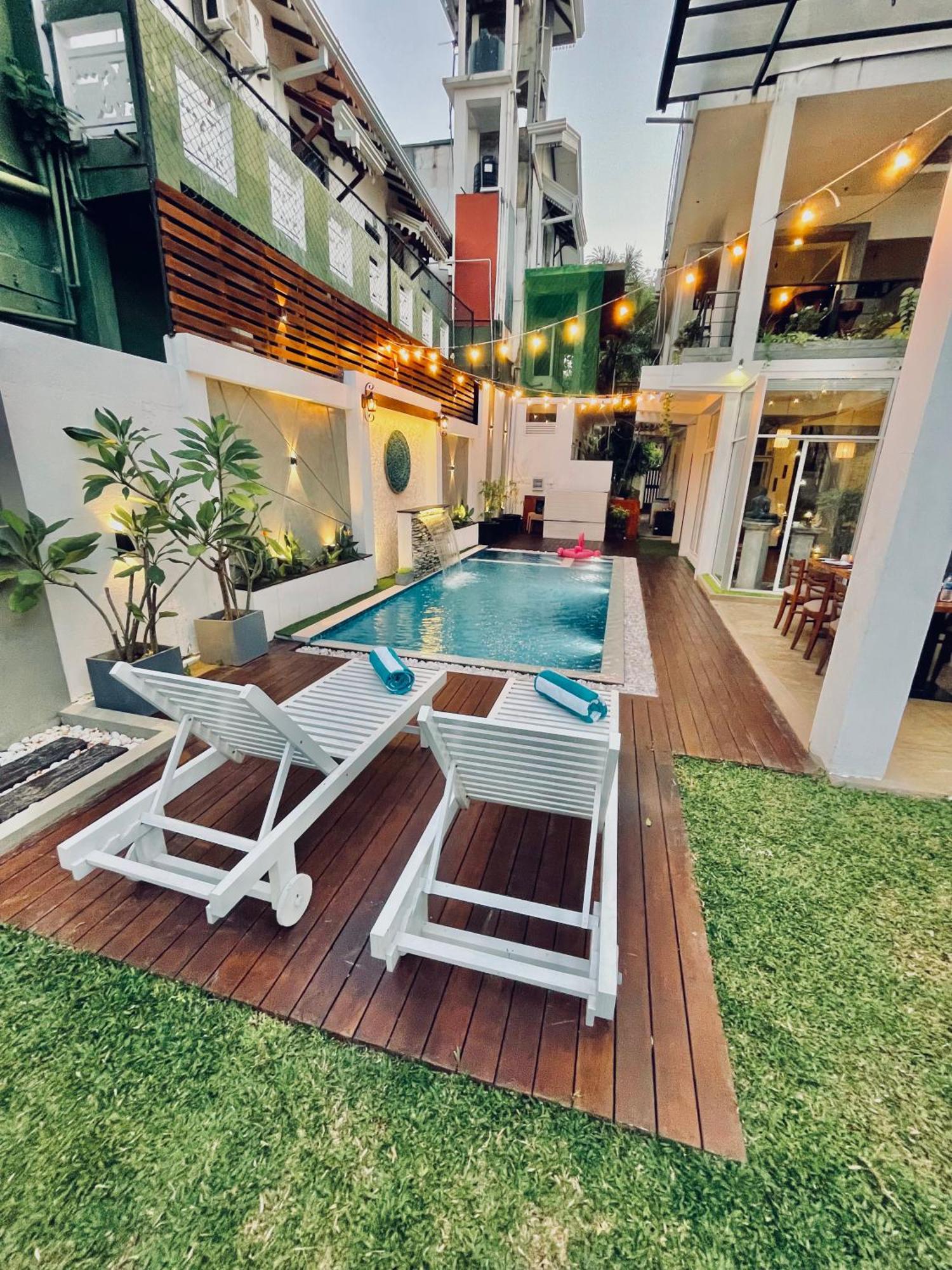 8 Plus Luxury Apartments Negombo Buitenkant foto